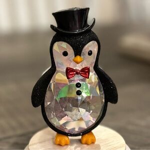 Bath & Body Works Light-up Penguin in Top Hat and Bow Tie Wallflower Plug